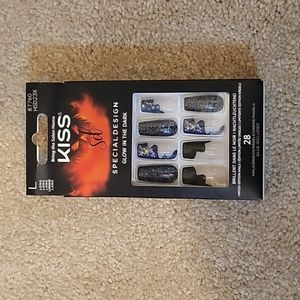 Kiss Long Glow In The Dark Press On Nails With Nail Glue